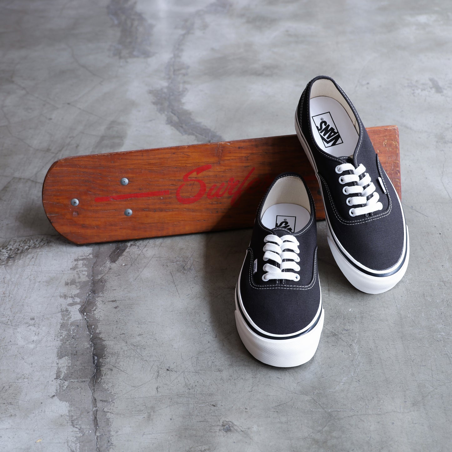 Authentic 44dx - BLACK