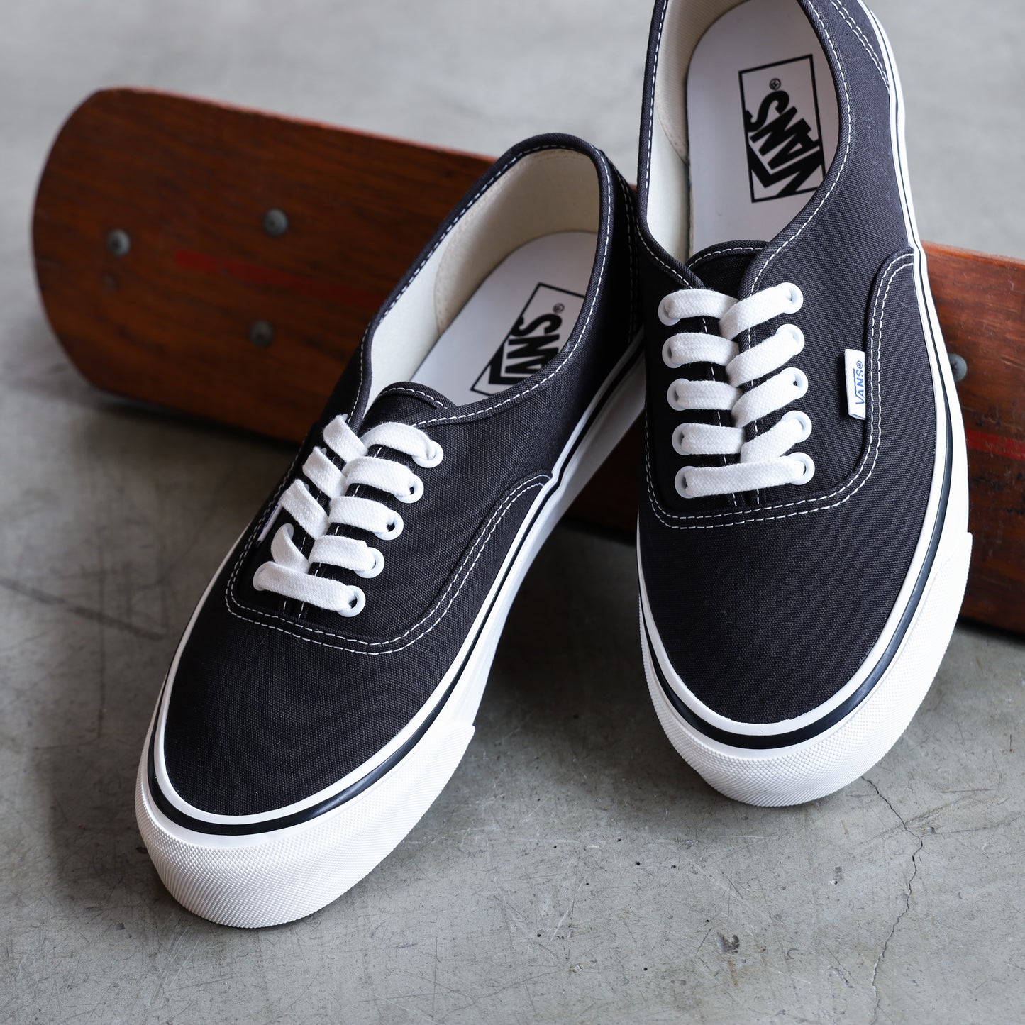 Authentic 44dx - BLACK