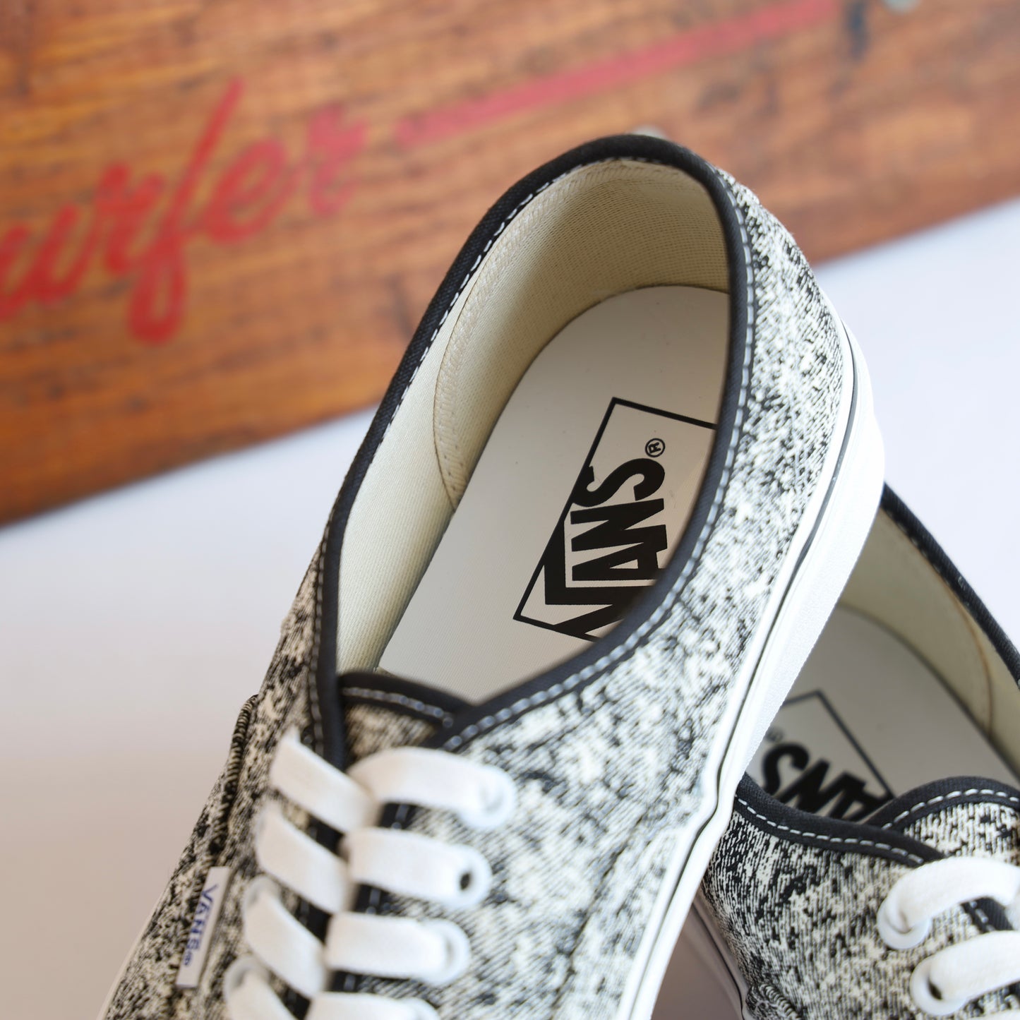 Authentic 44 Dx - ACID WASH WHITE