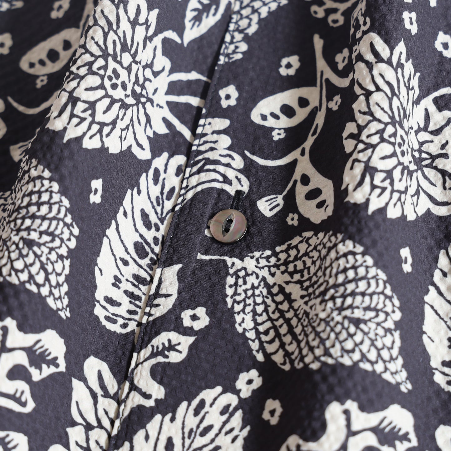 Seersucker "Reveal" Shirt - Night Forest
