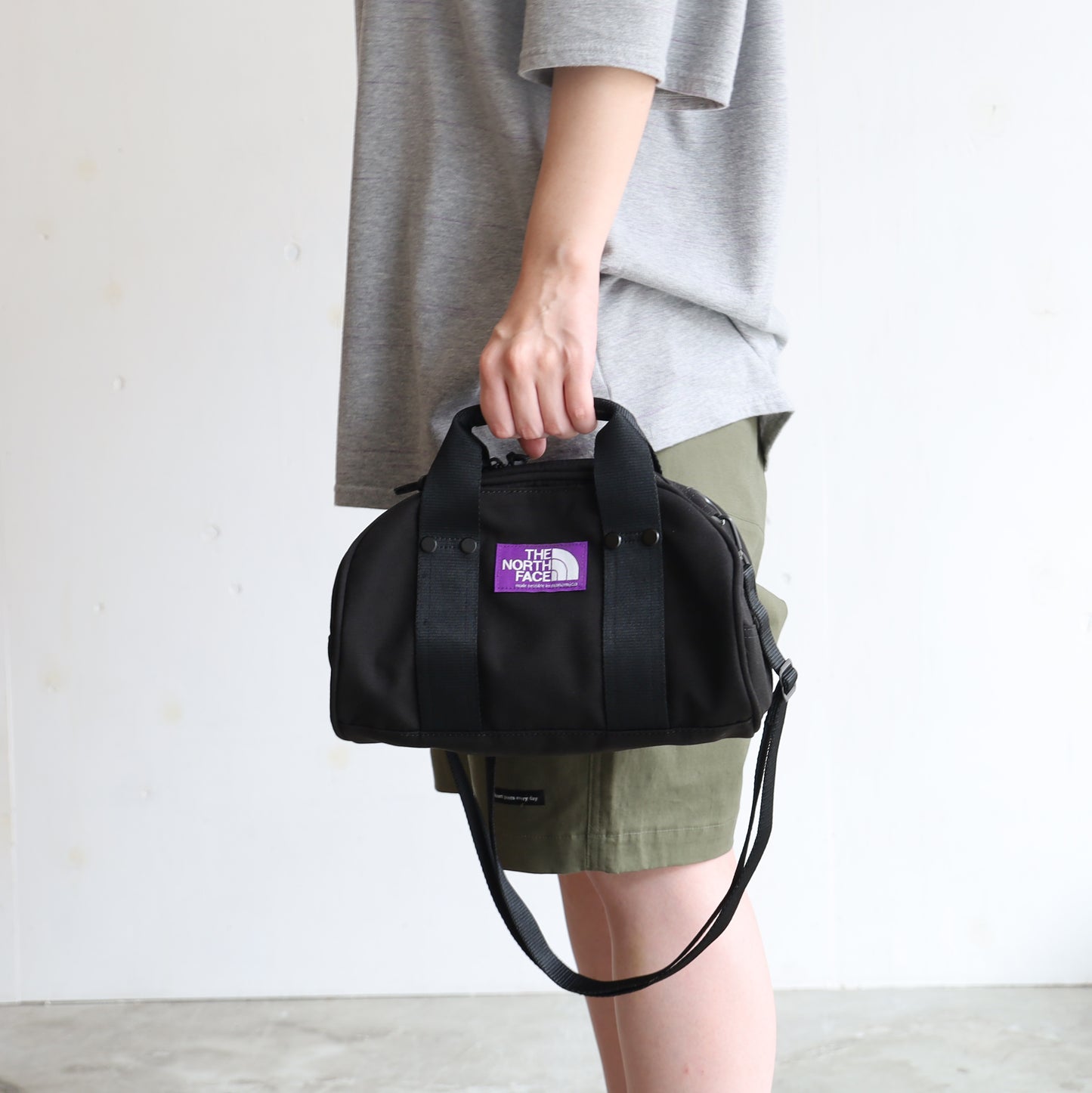 Field Demi Duffle Bag - BLACK