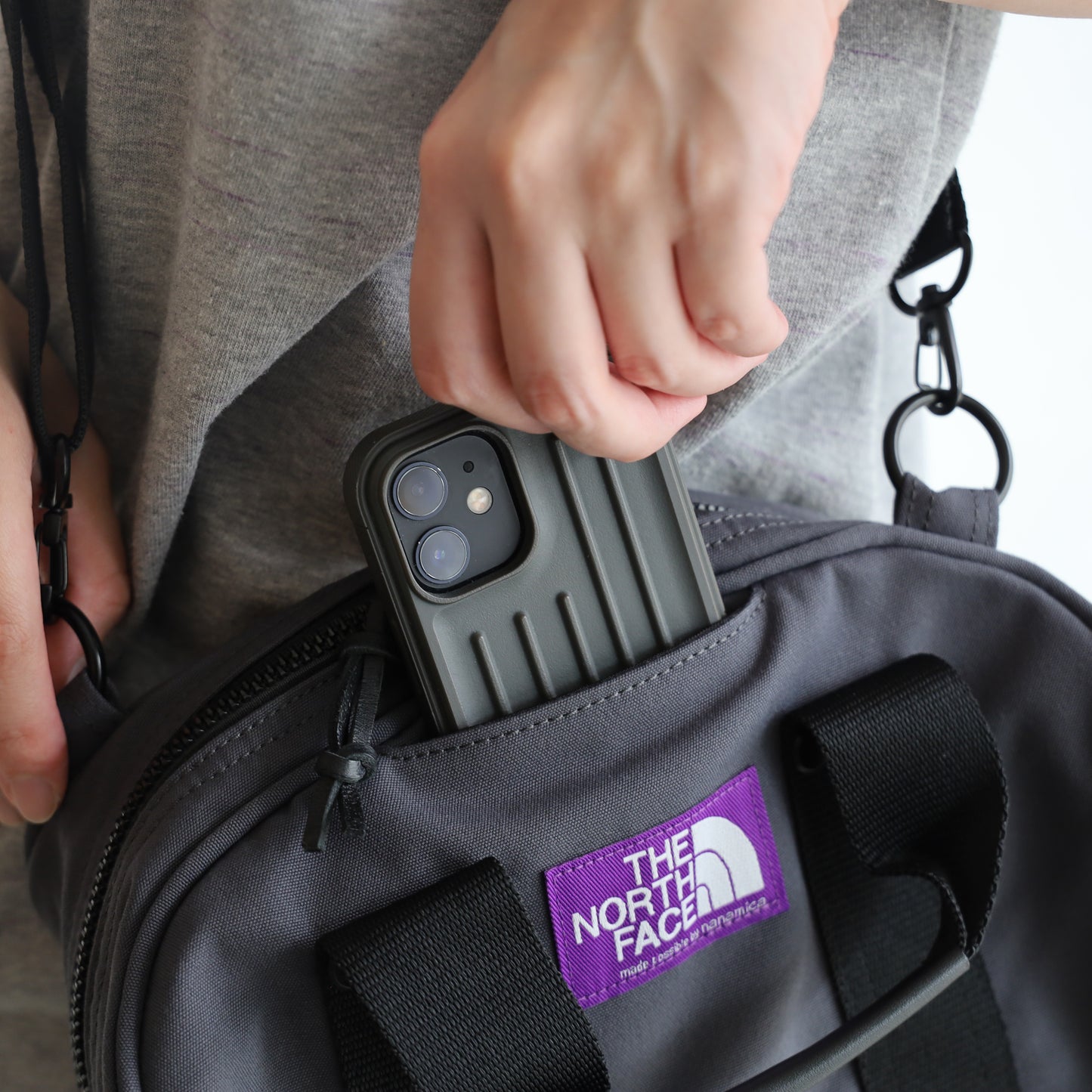 Field Demi Duffle Bag - AHGRAY
