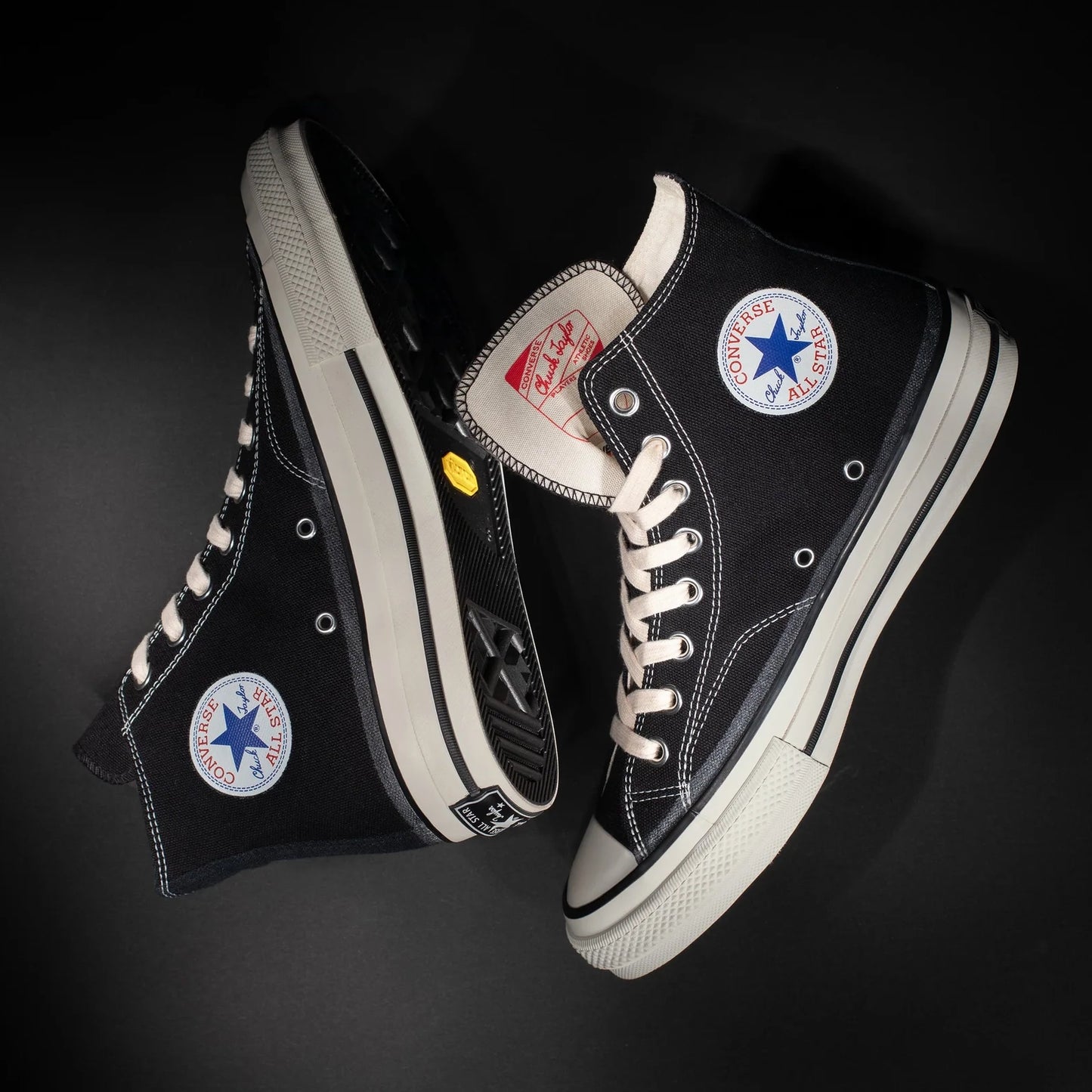 CHUCK TAYLOR CANVAS HI - BLACK