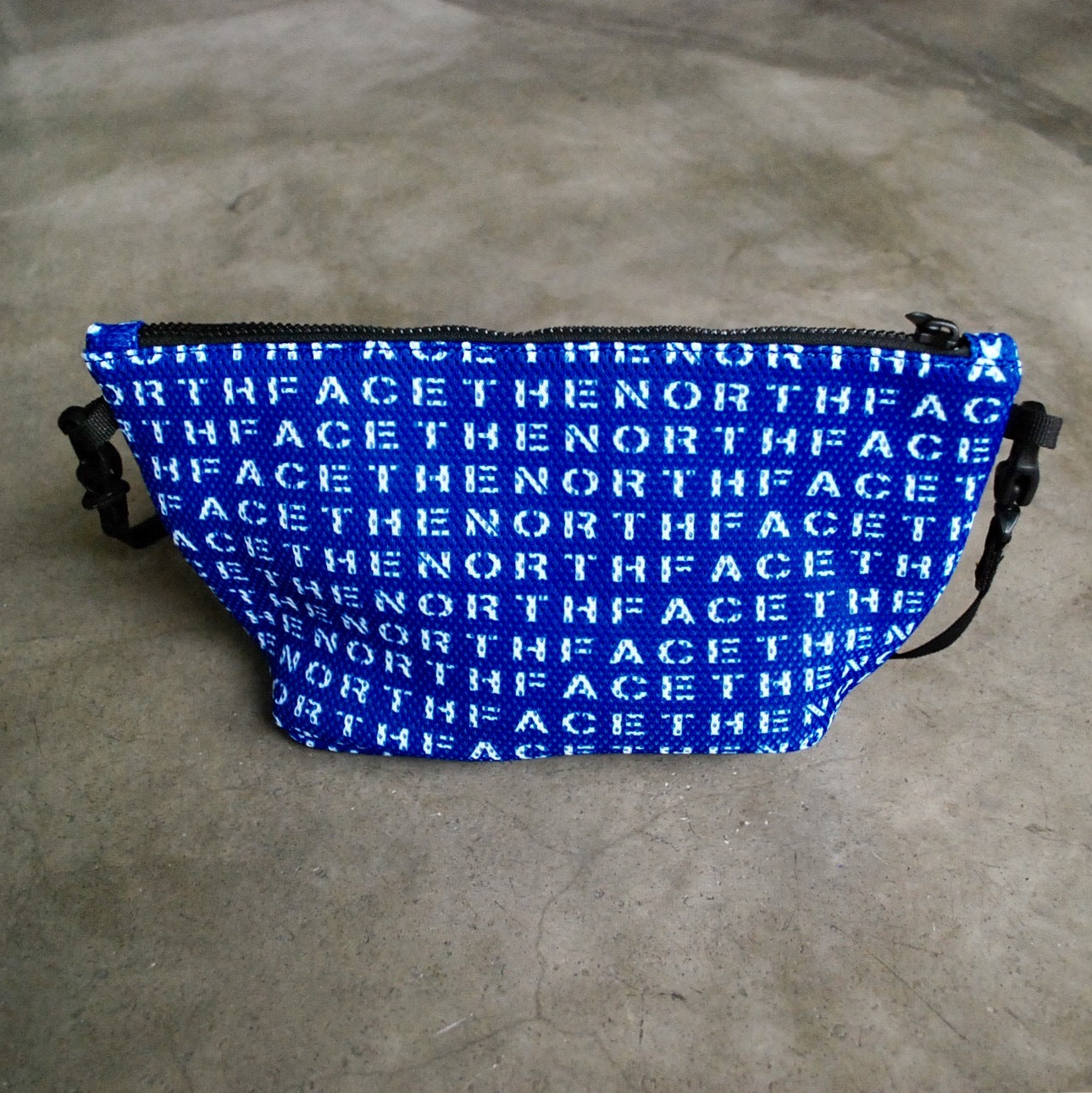 Logo Print Mesh Pouch M BLUE