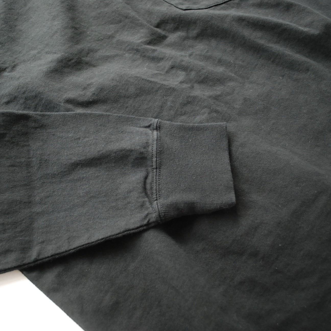 7oz L/S POCKET T BLACK