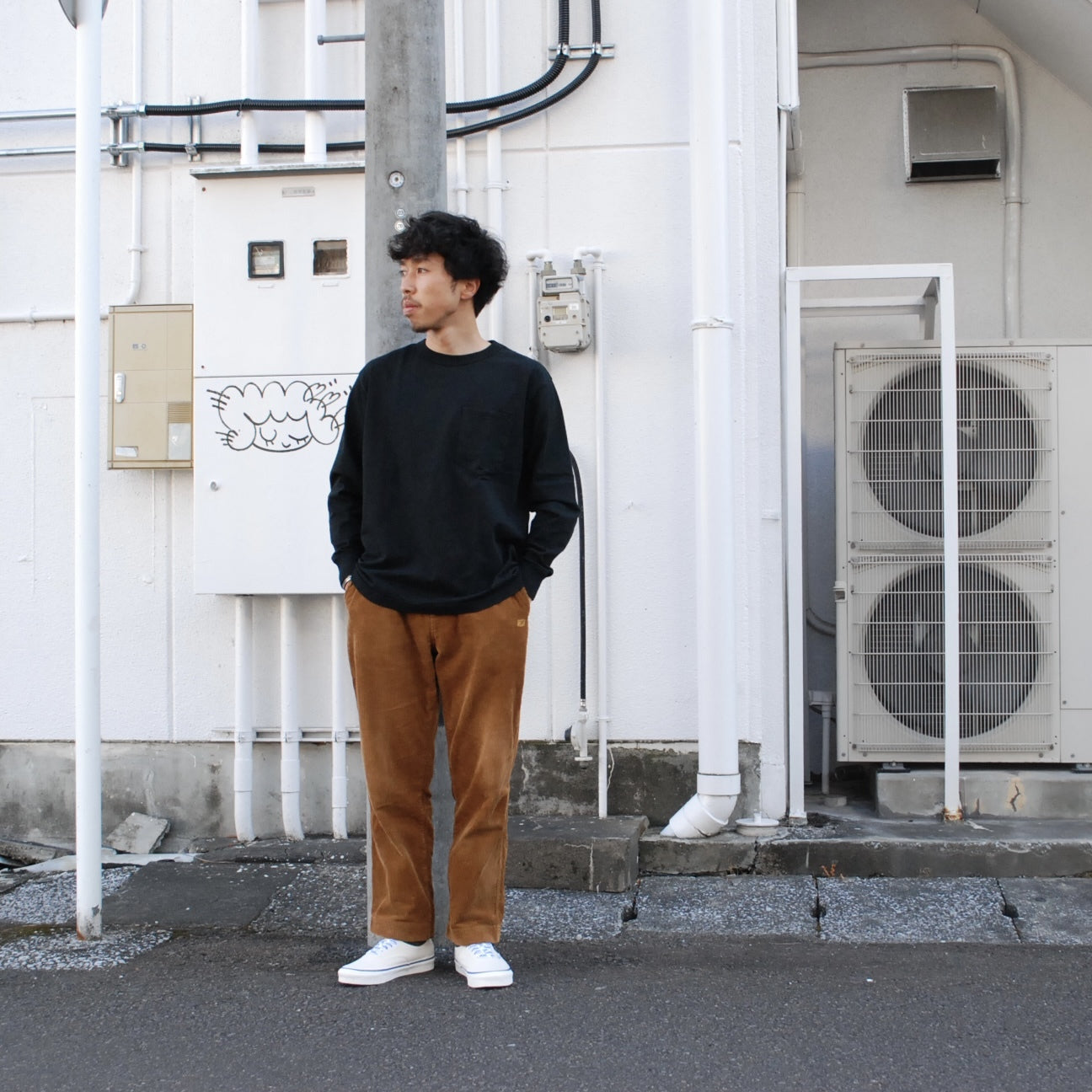 7oz L/S POCKET T BLACK