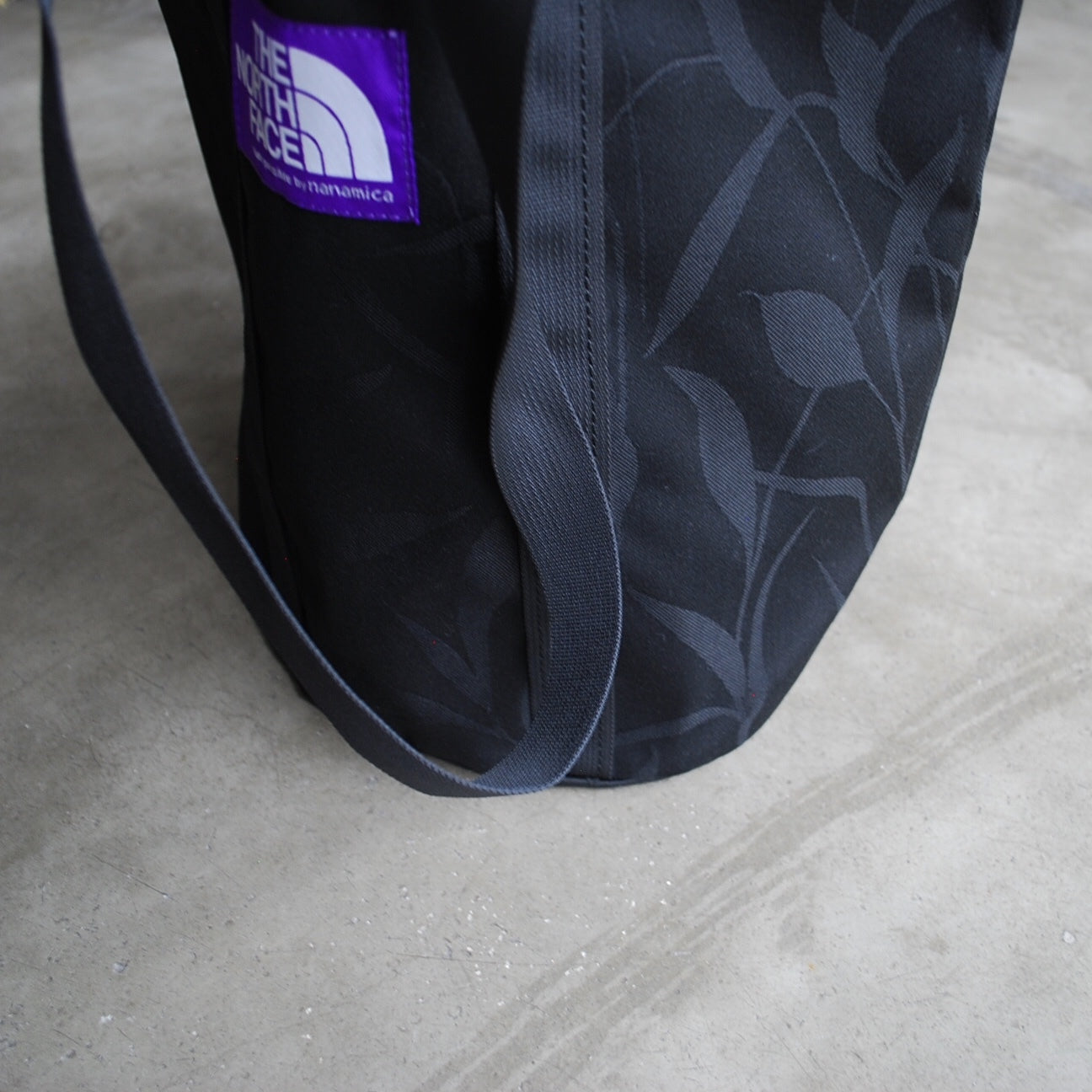 ROL Botanical Utility Tote BLACK