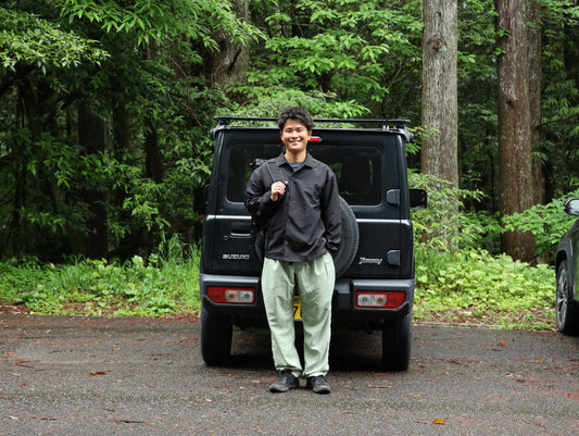 軽く羽織って、そのままフィールドへ。WAGON CYPRESS BASIC L/S SHIRTS