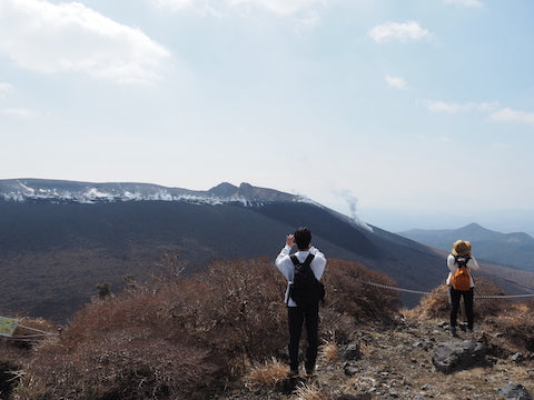 Field Note / 獅子戸岳から新燃岳を臨む