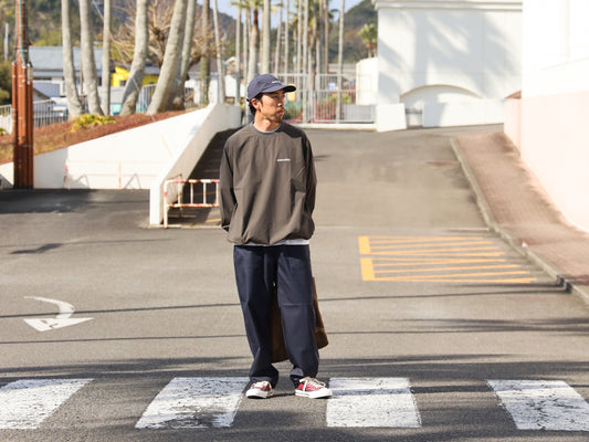 毎日にフィットする、ストレッチチノ素材のデイリーパンツ「STRECH CHINO DAILY PANTS」