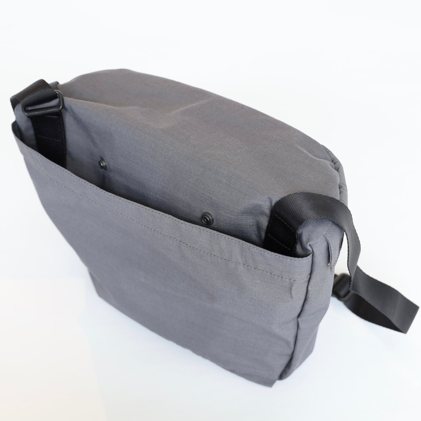 Mountain Wind Shoulder Bag - ASPHALT GRAY