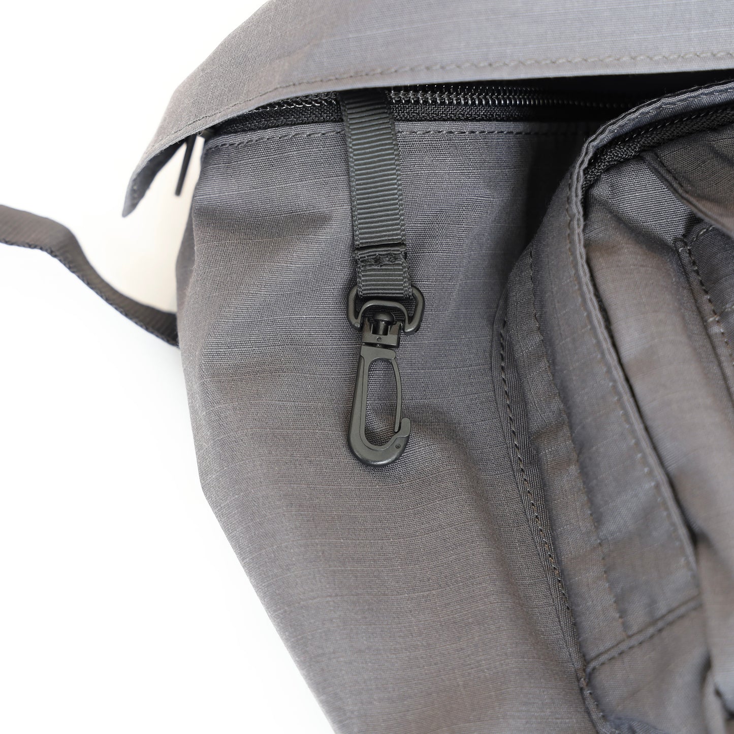 Mountain Wind Shoulder Bag - ASPHALT GRAY