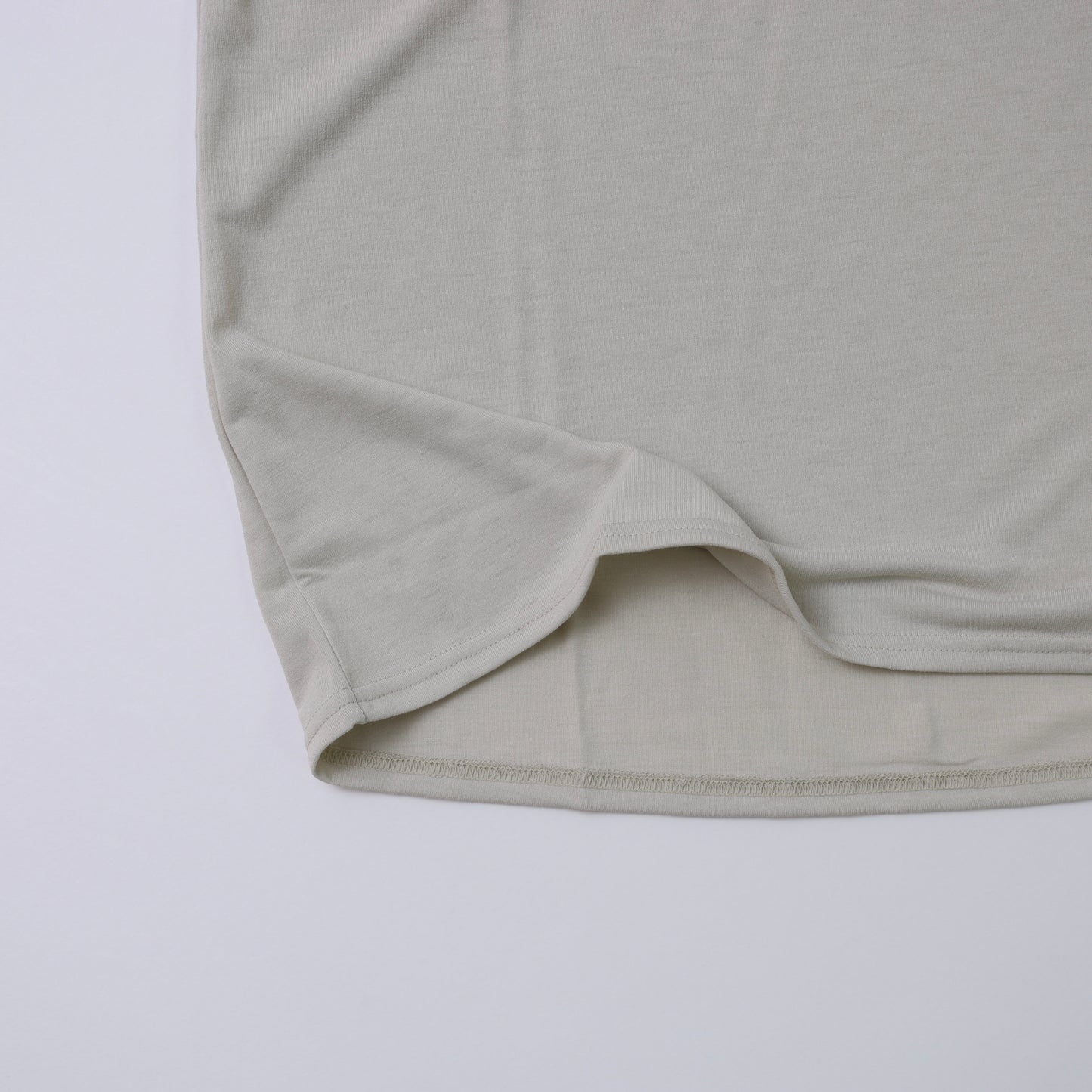 WAGON EMBROIDERY TEE - BEIGE