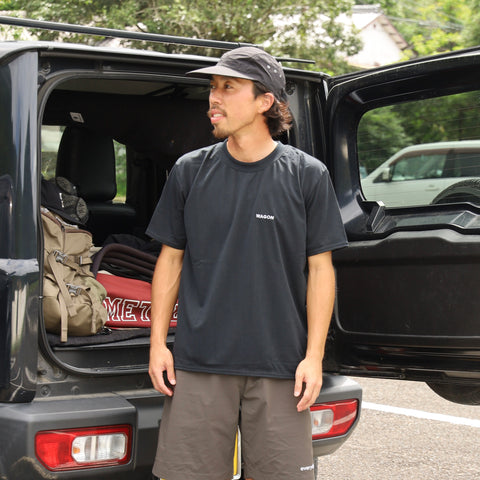 WAGON EMBROIDERY TEE - BLACK