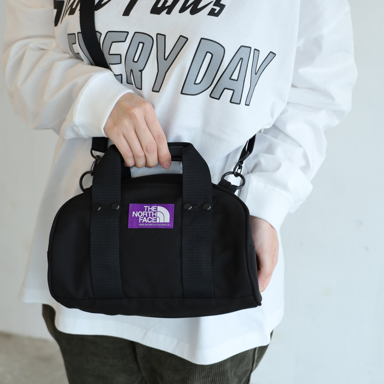 Field Demi Duffle Bag - BLACK