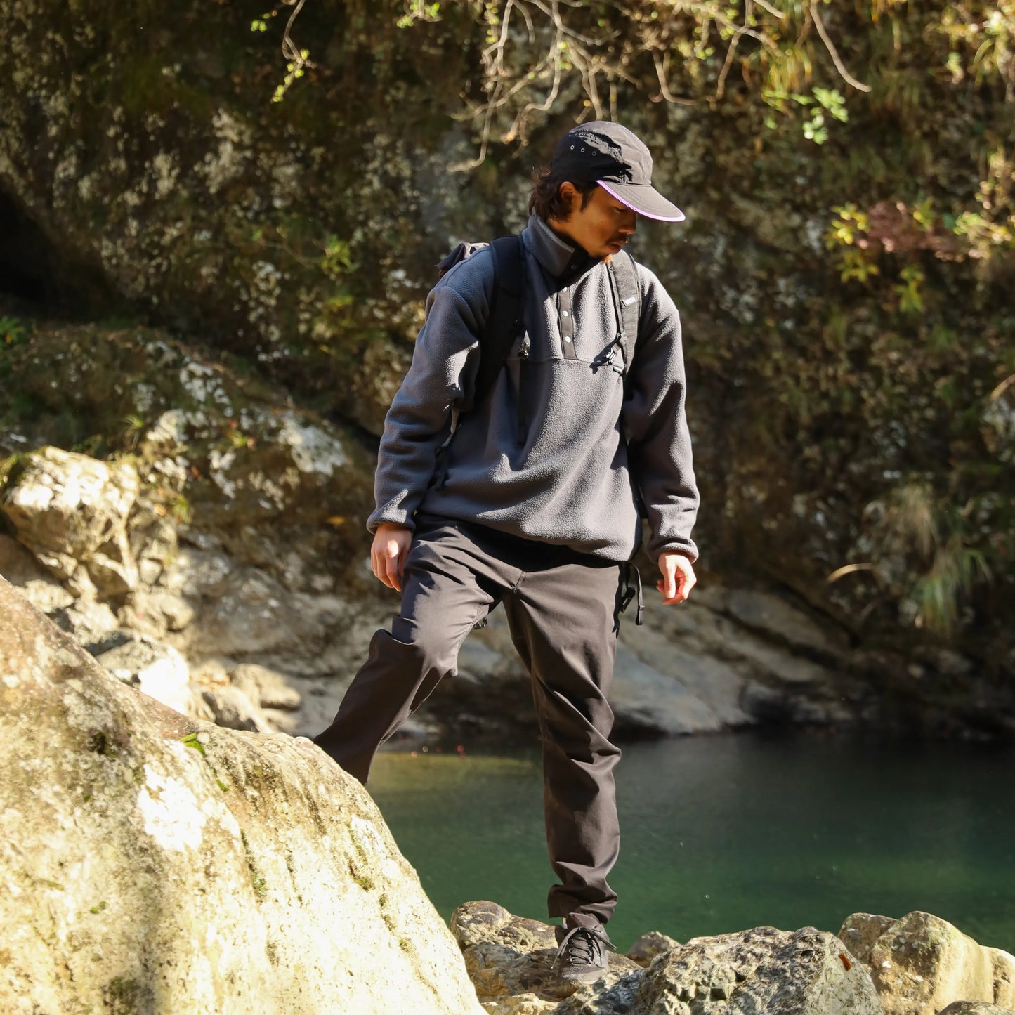 THERMAL PRO SNAP PULL OVER - CHARCOAL