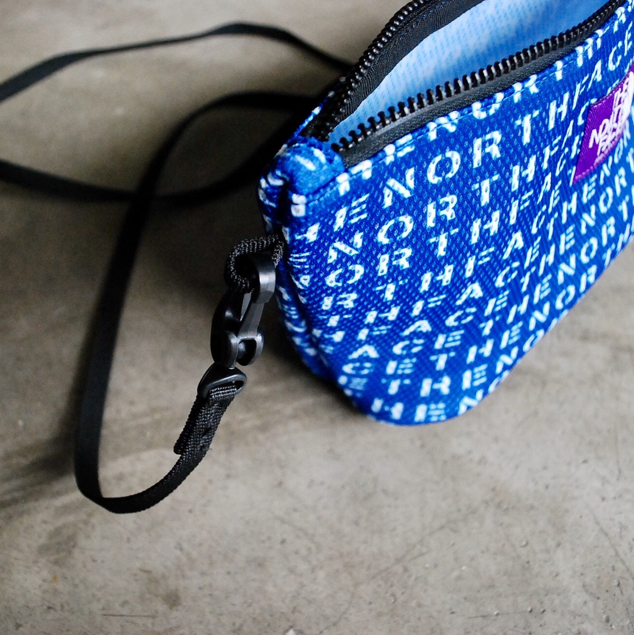 THE NORTH FACE PURPLE LABEL / ザ・ノースフェイス パープルレーベル | Logo Print Mesh Pouch M  BLUE | 通販 - 正規取扱店 | wagon / ワゴン