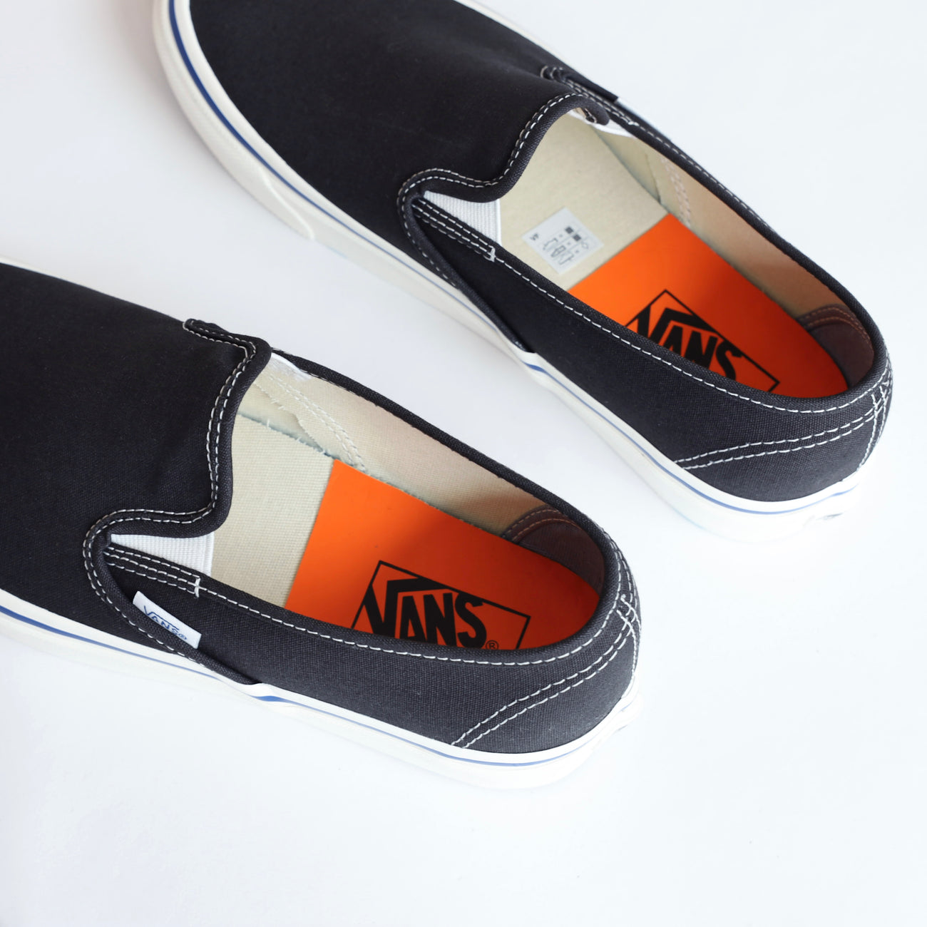 Slip-On 48 Deck Dx - BLACK